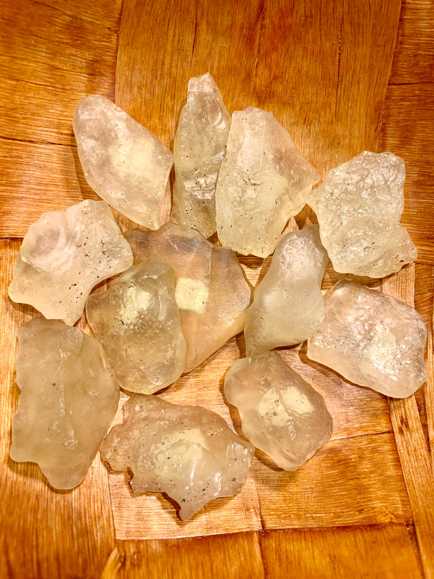Libyan dessert glass (golden tektite)
