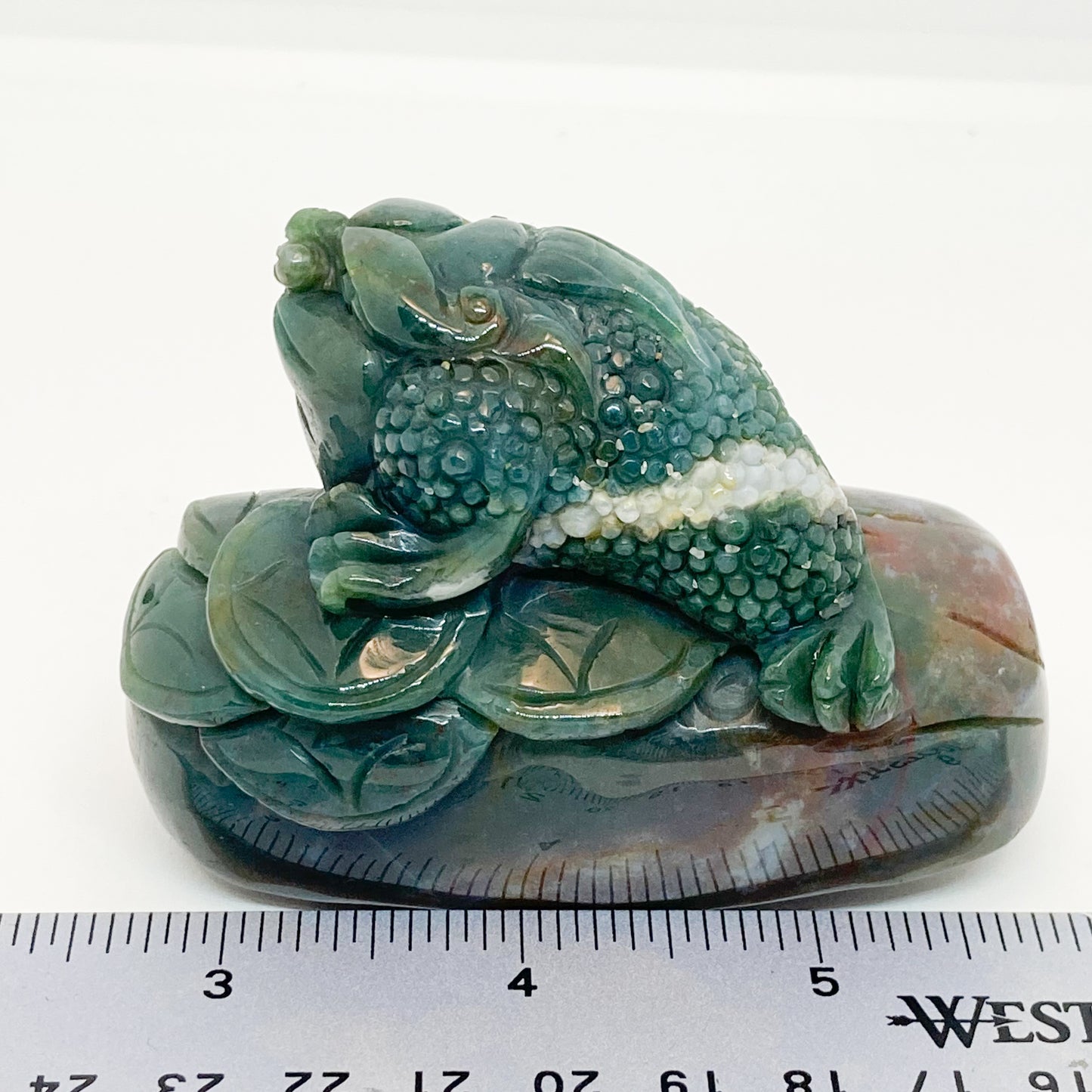 Carved Green Agate Money Frog