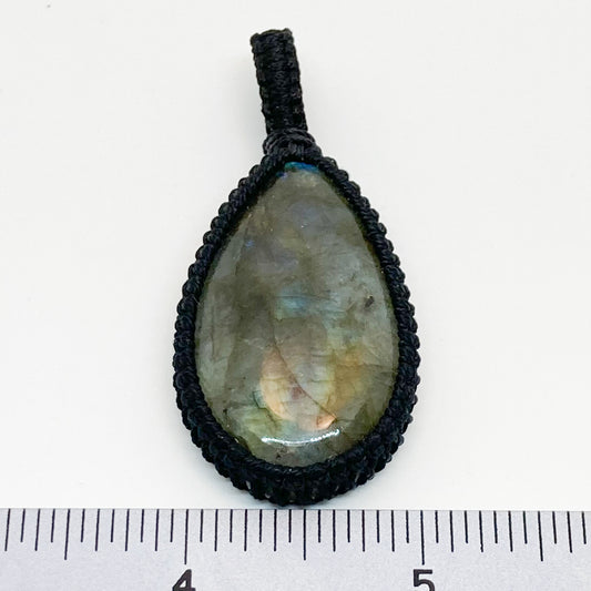 Labradorite Macrame Pendant