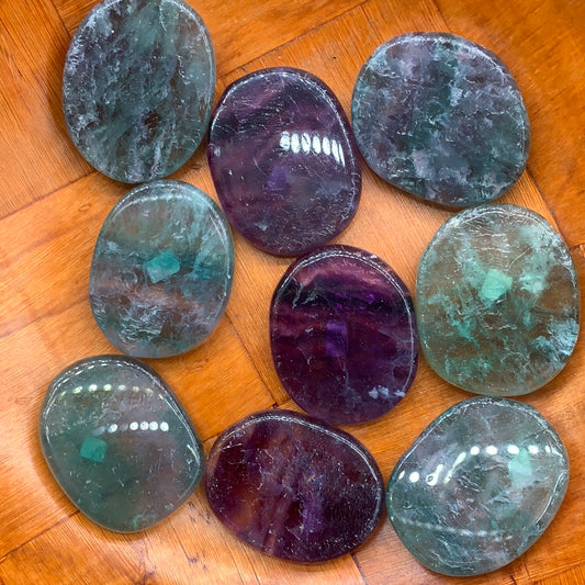 Fluorite palm stone
